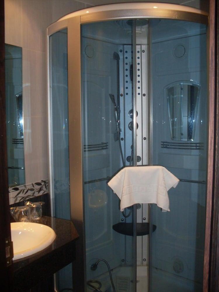 נויה Hotel Park מראה חיצוני תמונה